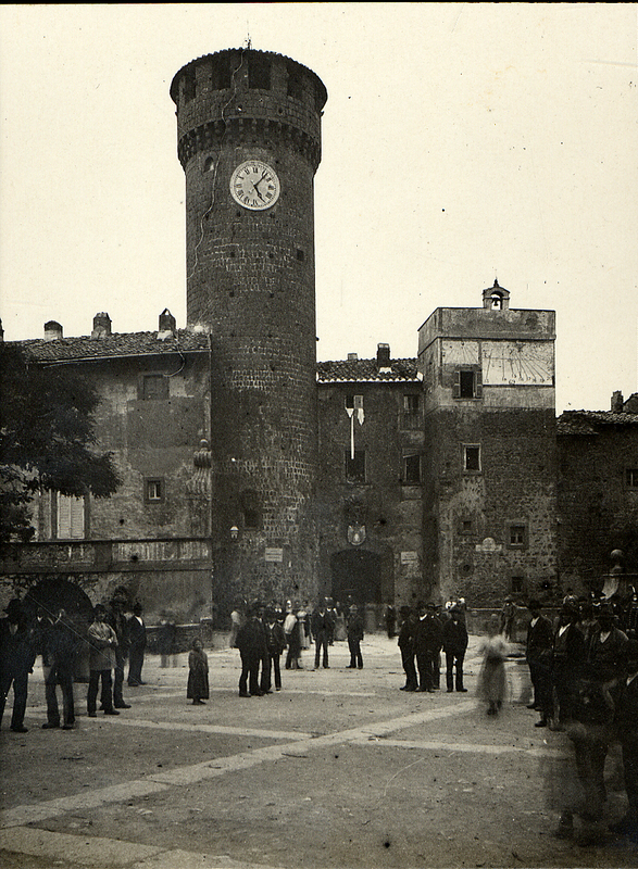 [Bagnaia (Italy), Piazza XX Settembre with people]